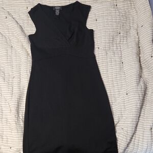 Alyn Paige Black Sleeveless Dress